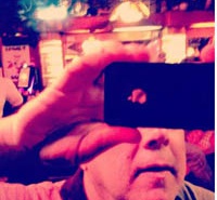 Популярный слепой пользователь Instagram (Фото)