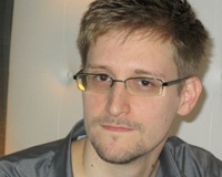 Сноудену выдали паспорт гражданина мира