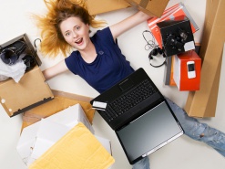 За полгода украинцы оставили на маркетплейсах более 6,6 млрд грн