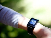 Pebble занимает лидирующее положение на рынке носимой электроники