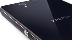Флагман Sony Xperia Z5 запечатлен на фото рядом с iPhone 5s