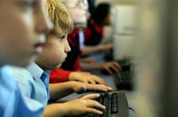 МОН пропонує змінити правила використання техніки у школах