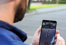 Google добавила в хронику перемещений режим ловли покемонов