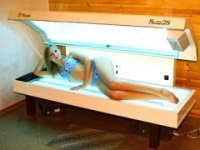 Загар в солярии грозит ранним старением кожи