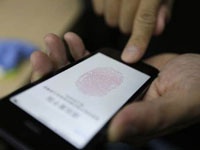 Російська православна церква підтримала відмову від закордонних смартфонів