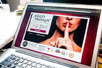 Владельцам сайта для изменщиков предъявили иск на 578 миллионов долларов