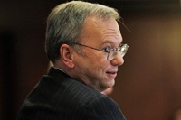 Эрик Шмидт удалил Instagram из-за девушек в бикини