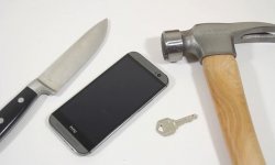 Новый флагман HTC испытали всеми возможными способами