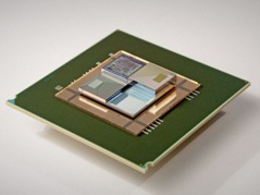 Исследователи IBM изобрели жидкие аккумуляторы для одновременного охлаждения и питания чипов