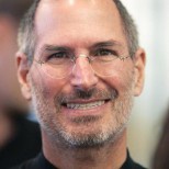 «Временную капсулу» с личными вещами Джобса откопали спустя 30 лет