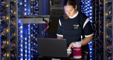 За три месяца дата-центры Google потратили электричества на $2,25 млрд — и это прогресс