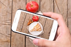 Эксперты рассказали, как правильно снимать еду для Instagram