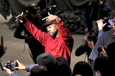 Канье Уэст попросил у Цукерберга миллиард долларов