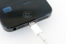 Неоригинальные Lightning-кабели могут повредить материнскую плату iPhone 5