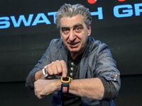Глава Swatch пообещал «умные» часы, которые нужно заряжать один раз в полгода