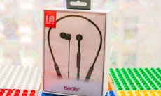 Распаковка беспроводных наушников BeatsX с чипом Apple W1