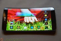 LG G Flex следующего поколения можно будет сгибать на 90 градусов