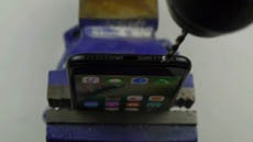 Сотни пользователей iPhone 7 «повелись» на совет просверлить дырку для наушников
