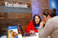 Facebook начал помогать пользователям удачно завязать разговор