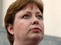 Негодяйку, подстрекавшую соседскую девочку к самоубийству через интернет, пока не посадили