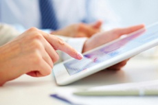 Apple спрячет клавиши под сенсорный дисплей iPhone и iPad