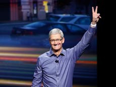 Золотые наручники Тима Кука: глава Apple получил бонус в $100 млн после 5 лет в должности CEO