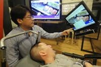 Гаджет позволит управлять компьютером с помощью глаз