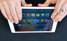 Гнется ли 9,7-дюймовый iPad Pro?