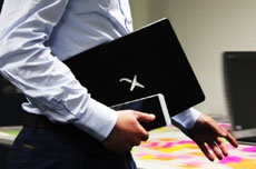 Станция Miraxess Mirabook превратит смартфон в 13-дюймовый ноутбук