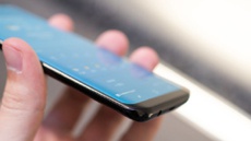 Потребители жаждут выхода Galaxy S8 с плоским экраном