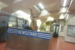 Голый псих-гимнаст поставил на уши метро Сан-Франциско и взорвал интернет