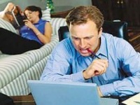 Как оторвать мужа от интернета?