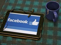 Facebook смягчает политику "настоящих имен"