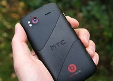 Смартфонный бизнес HTC внушает аналитикам тревогу