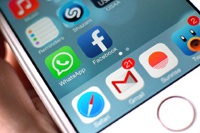 В мессенджере WhatsApp обнаружена уязвимость, позволяющая шпионить за пользователями