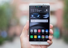 Huawei снизила намеченный объем продаж смартфонов на 2016 года