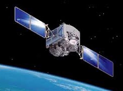 Новый хит интернета: на площади Фестивальной упал спутник