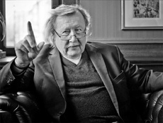 Философ — возмутитель умов утверждает, что человек и машина станут единым целым