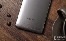 Huawei Honor 8 с беспроводной зарядкой выйдет в этом году