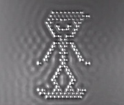 Танцующий мальчик из атомов углерода покорил Интернет