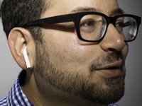 AirPods бесполезны без Siri