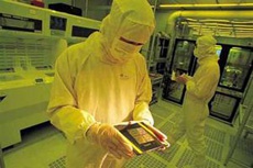 Контрактные чипмейкеры могут увеличить инвестиции вслед за TSMC