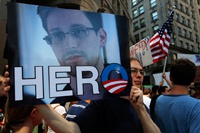 Сноудену присудили немецкую премию за раскрытие гостайны