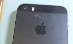 Apple iPhone 5S: первые фото собранного аппарата