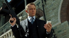 Агент 007 отказался от смартфонов Sony и Samsung