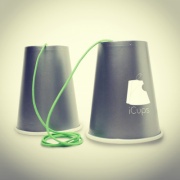 Пародия на iPhone из бумажных стаканчиков и шнурка запустилась на KickStarter