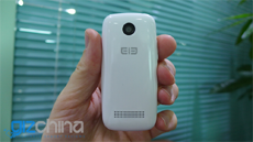 Китайцы показали минисмартфон размером с обычную «звонилку»