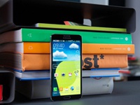 Одна из версий Samsung Galaxy Note 4 получит изогнутый дисплей