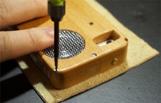 Умелец сделал чехол для iPhone из Motorola E398