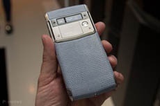 Vertu начинает сотрудничество с производителем смартфонов Alcatel и BlackBerry